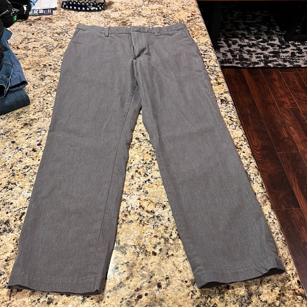 Banana Republic Chinos in Gray